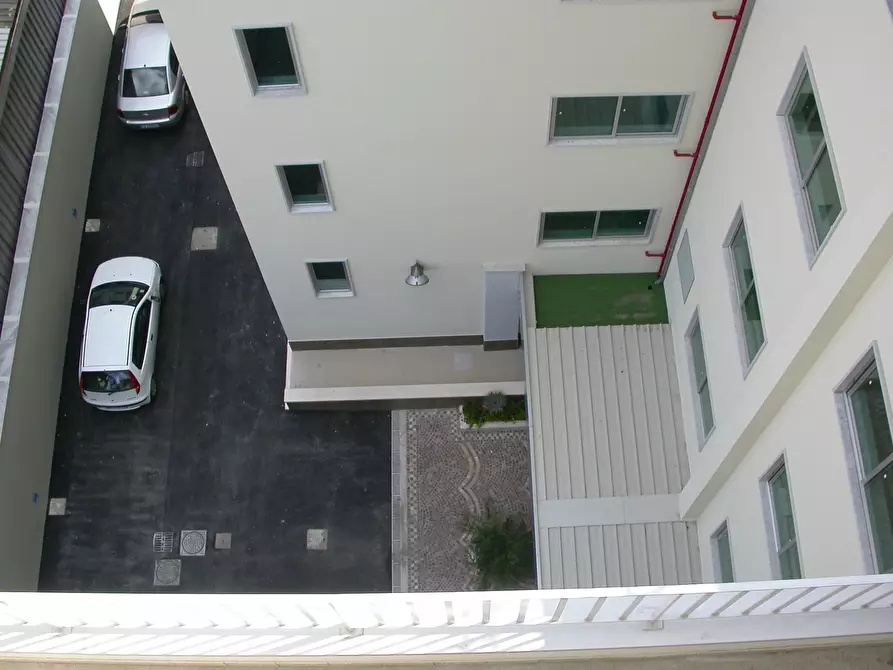 Immagine 28 di Palazzo in vendita  a Napoli