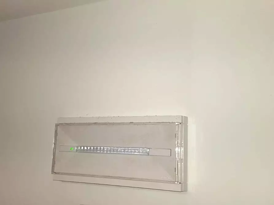 Immagine 18 di Laboratorio in vendita  a Castorano