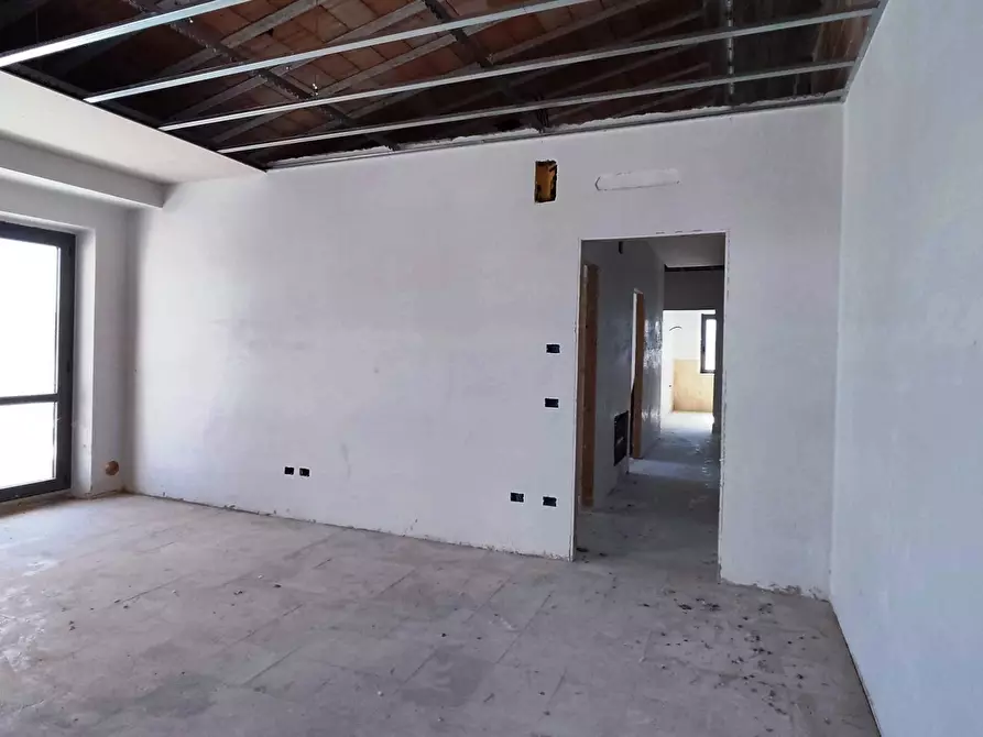 Immagine 28 di Palazzo in vendita  a Spinetoli