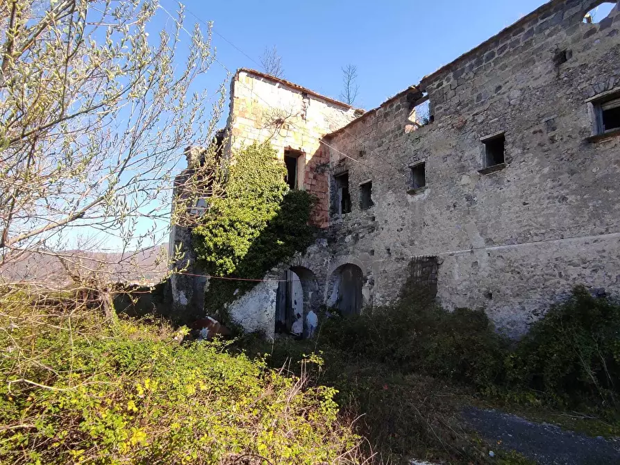 Immagine 20 di Palazzo in vendita  a Fisciano