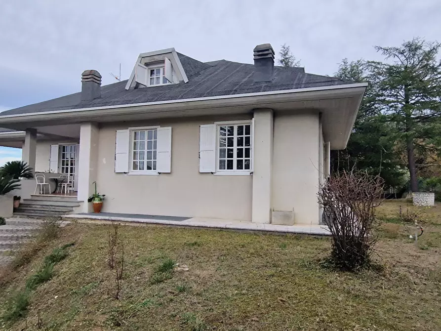 Immagine 52 di Casa indipendente in vendita  a Folignano