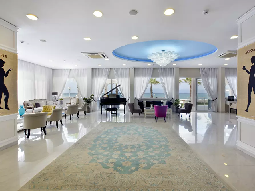 Immagine 16 di Albergo/B&B/Residence in vendita  a Otranto