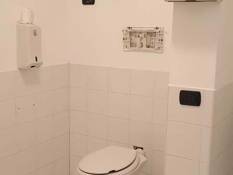 Immagine 6 di Ufficio in vendita  a San Benedetto Del Tronto