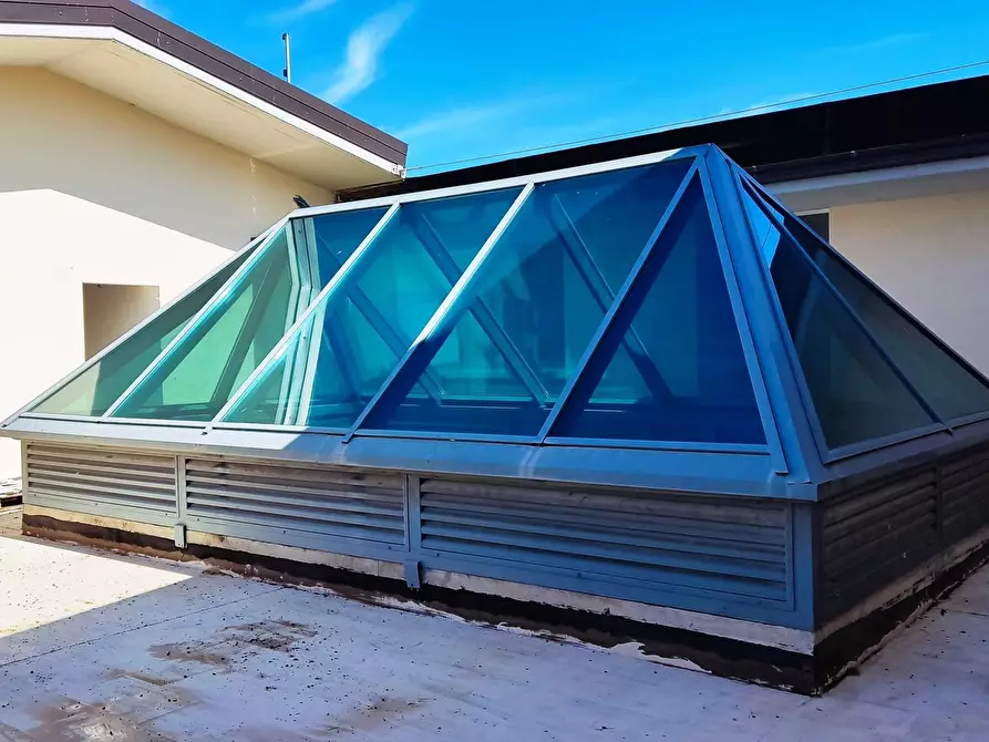 Immagine 42 di Palazzo in vendita  a Spinetoli