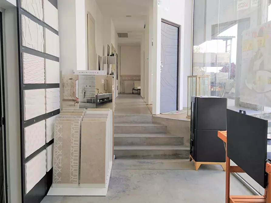 Immagine 20 di Locale commerciale in vendita  a Spinetoli