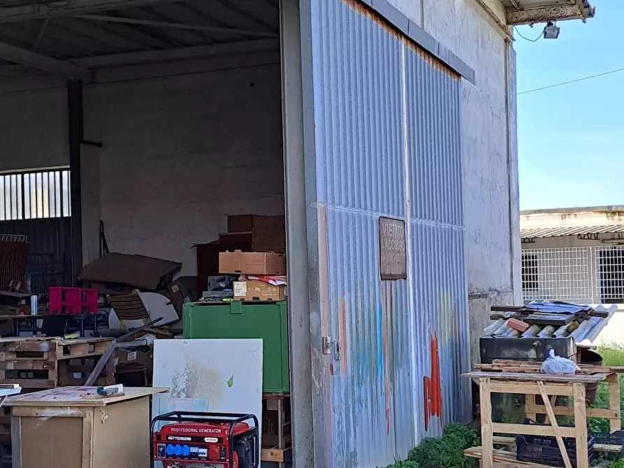 Immagine 18 di Attività artigianale in vendita  a Selargius