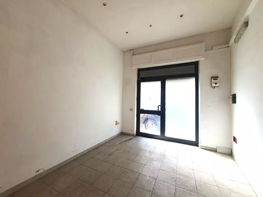 Immagine 13 di Locale commerciale in vendita  a Monserrato