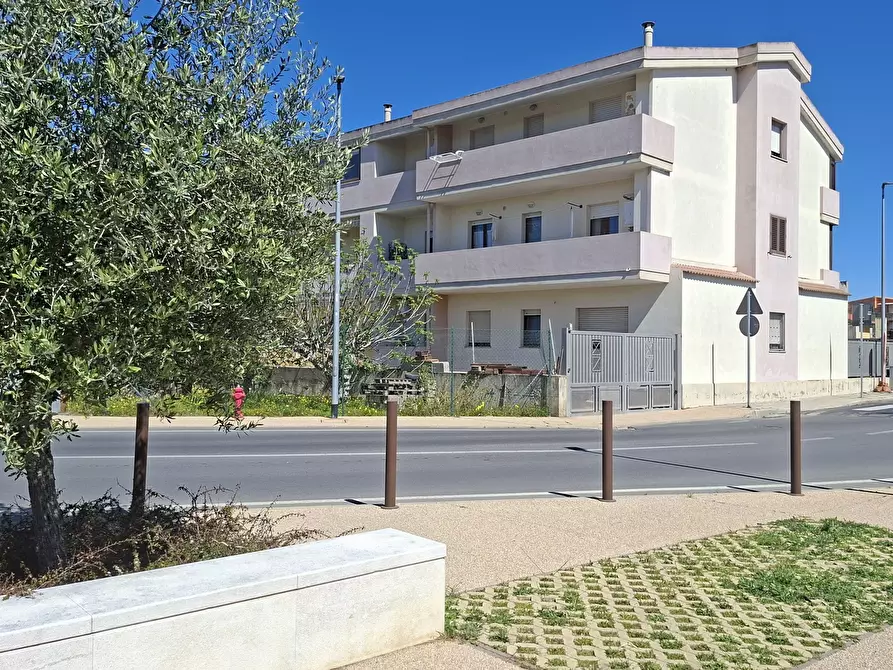 Immagine 12 di Garage in vendita  a Quartucciu