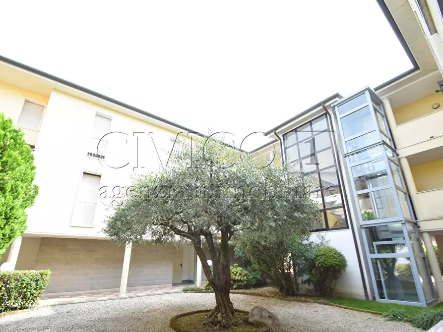 Immagine 1 di Appartamento in vendita  in cà balbi 95 a Vicenza