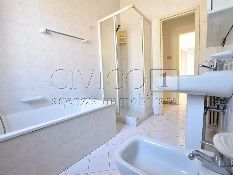 Immagine 11 di Villa in vendita  a Padova