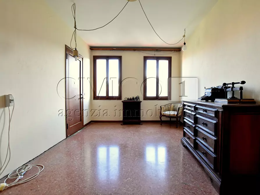 Immagine 14 di Appartamento in vendita  in Riva del Vin a Venezia