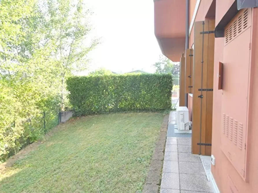 Immagine 15 di Appartamento in vendita  in Via Battaglione Monte Berico 43 a Camisano Vicentino