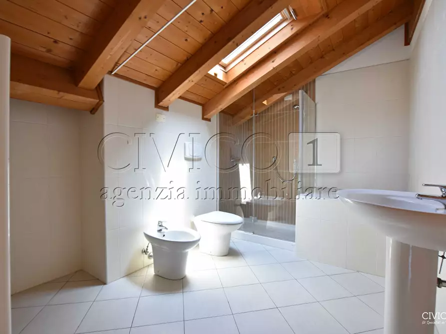 Immagine 10 di Loft/Open space in affitto  in Via Sicilia a Rubano