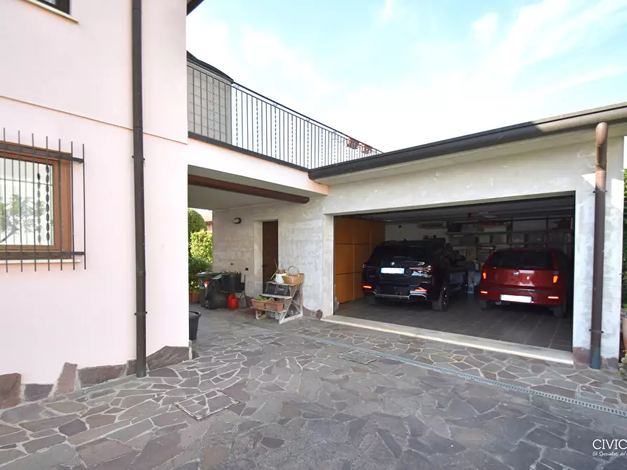Immagine 6 di Villa in vendita  in Via Ancona 36 a Torri Di Quartesolo