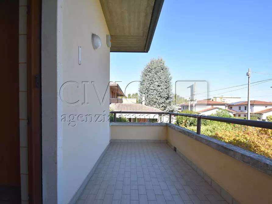 Immagine 14 di Villa in vendita  in Via Fiume 1 a Torri Di Quartesolo