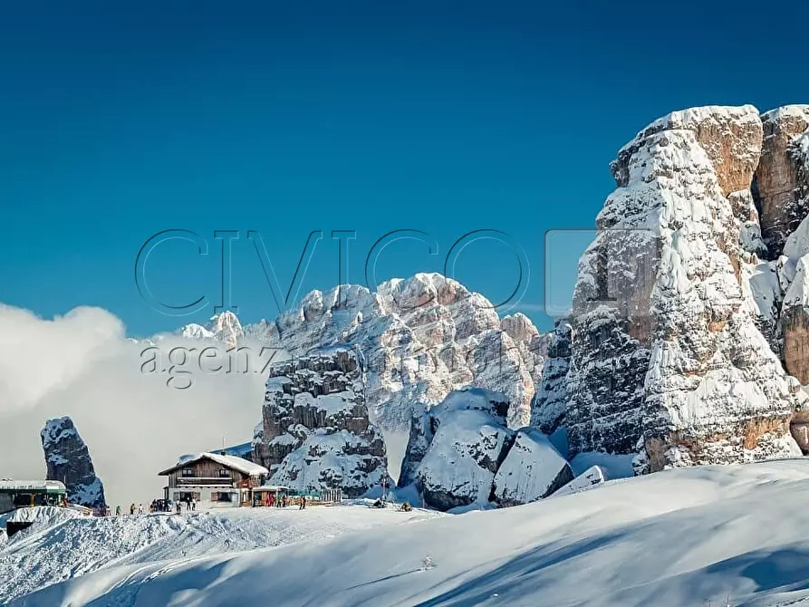 Immagine 8 di Casa semindipendente in vendita  in Via Lungoboite a Cortina D'ampezzo