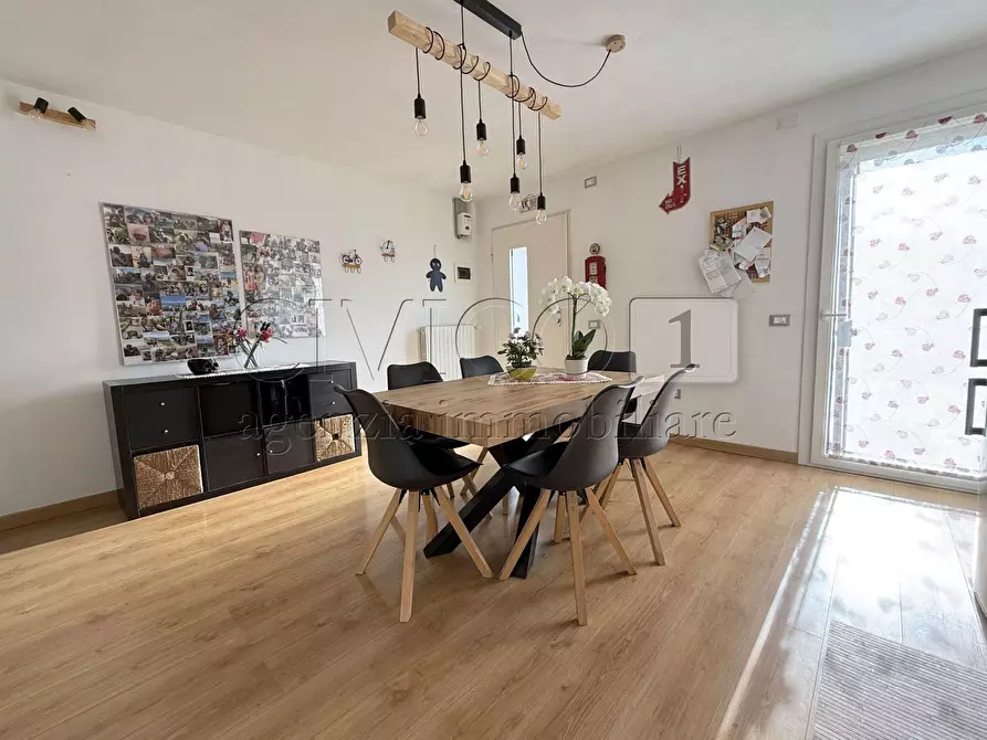 Immagine 3 di Porzione di casa in vendita  in Via Piave 112 a Quinto Vicentino