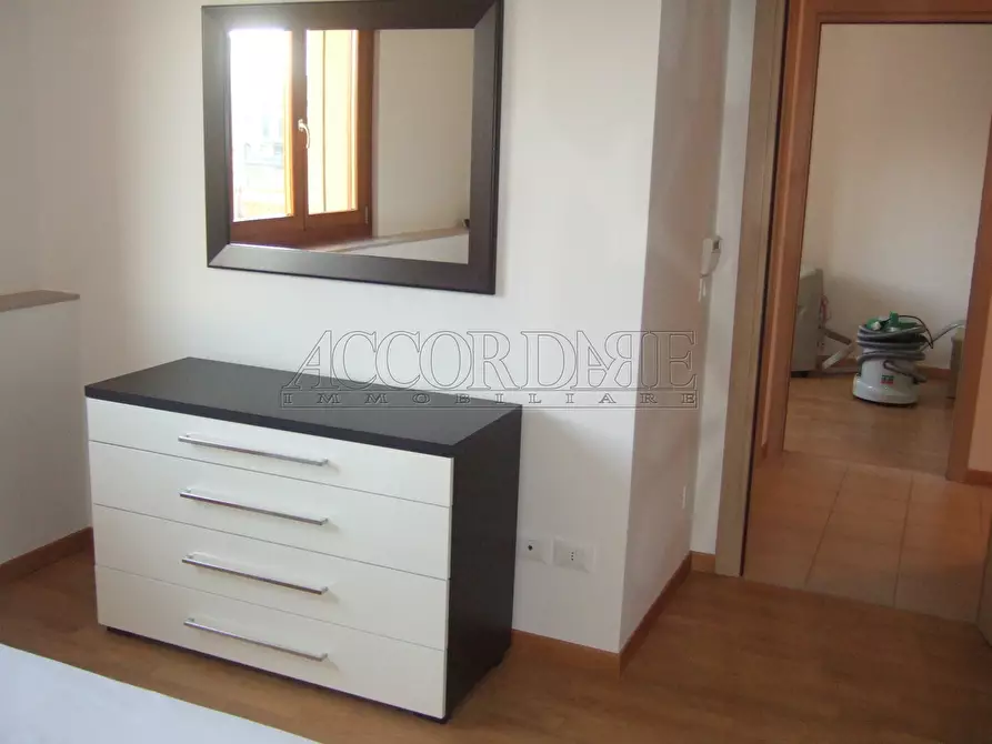 Immagine 12 di Trilocale in affitto  a Montegrotto Terme