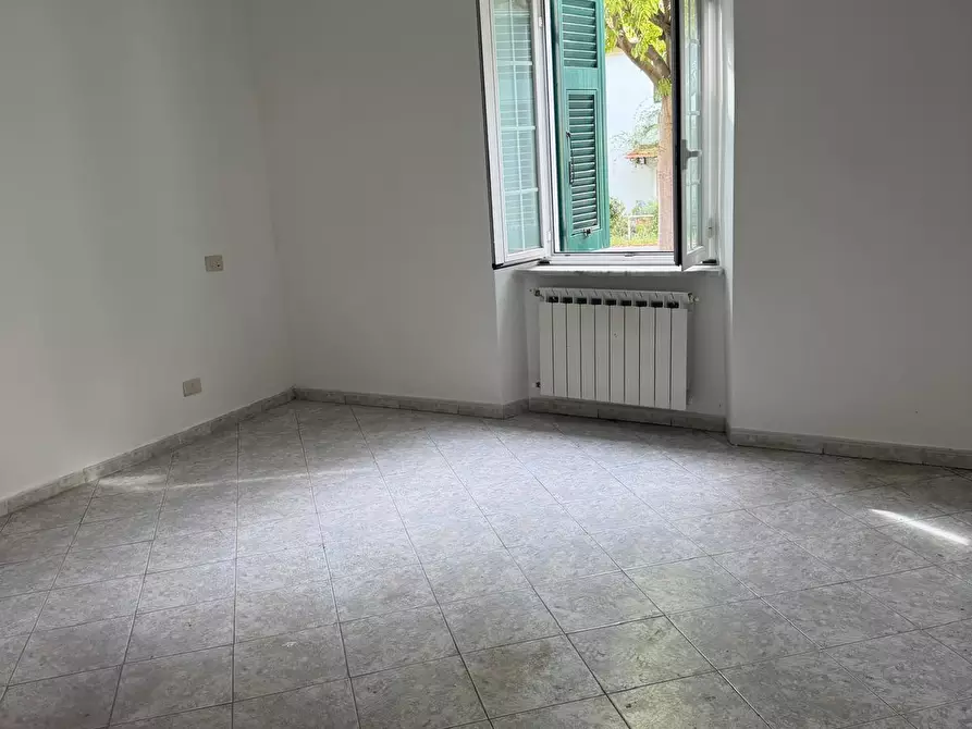 Immagine 12 di Casa semindipendente in vendita  in Viale Giuseppe Mazzini 10 a Sarzana