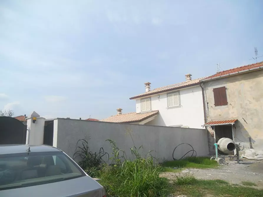 Immagine 72 di Casa semindipendente in vendita  a Castelnuovo Magra