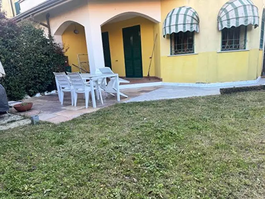 Immagine 2 di Appartamento in vendita  in Via Madonnina 47 a Ortonovo