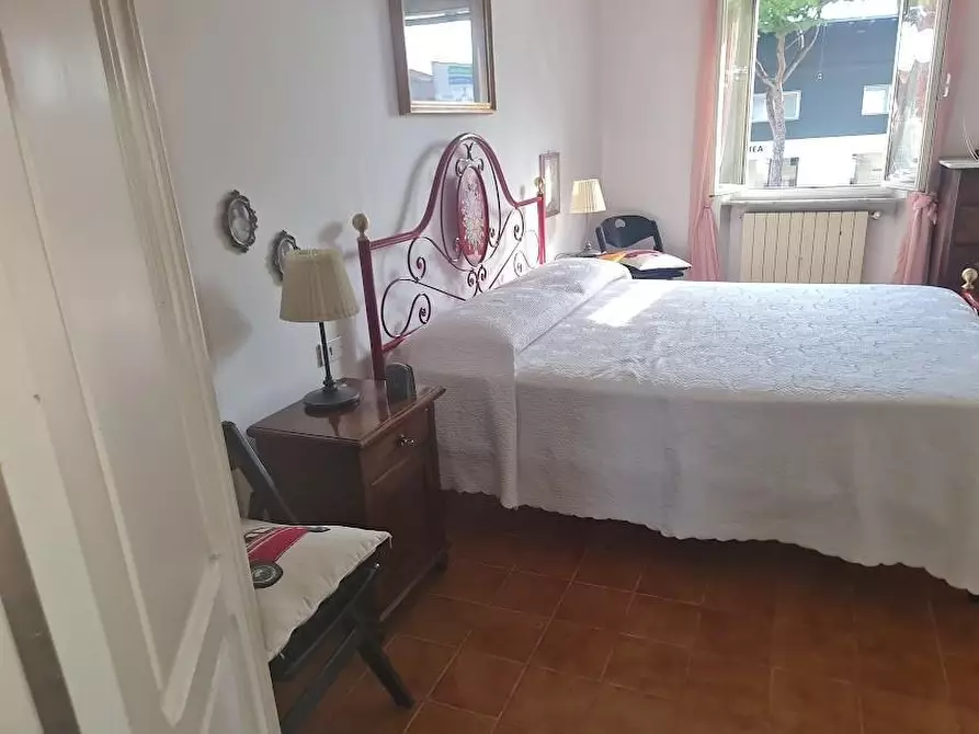 Immagine 8 di Casa semindipendente in vendita  in Viale XX Settembre 173 a Carrara