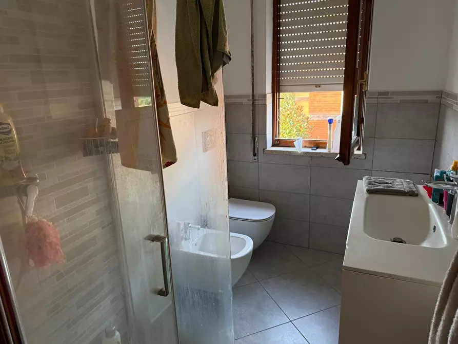 Immagine 15 di Quadrilocale in vendita  in Via Dogana 147 a Ortonovo