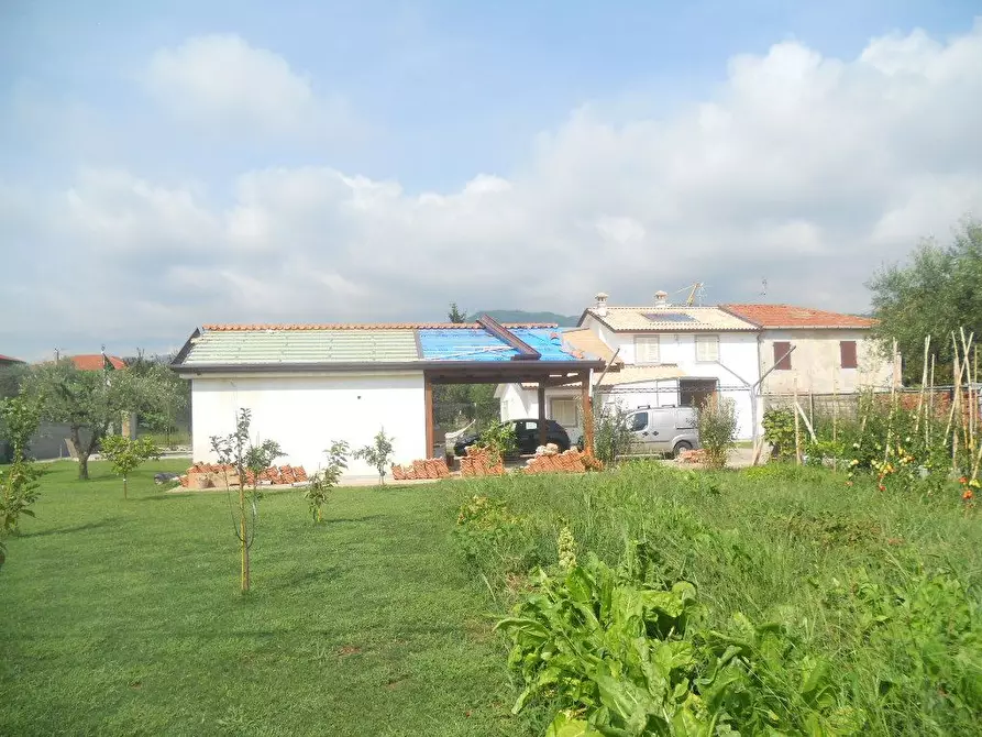 Immagine 10 di Casa semindipendente in vendita  a Castelnuovo Magra