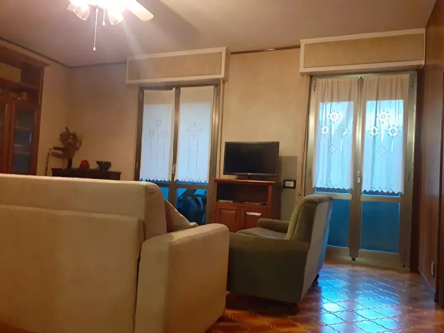 Immagine 7 di Appartamento in vendita  in Ronchi a Massa