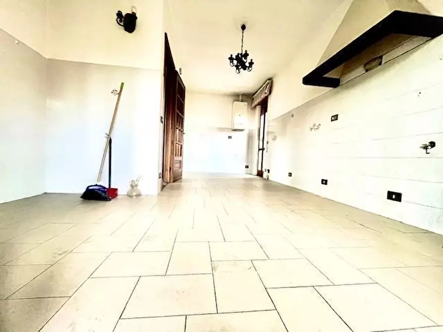 Immagine 6 di Appartamento in vendita  in Piazza Dino Ricchetti 2 a Sarzana