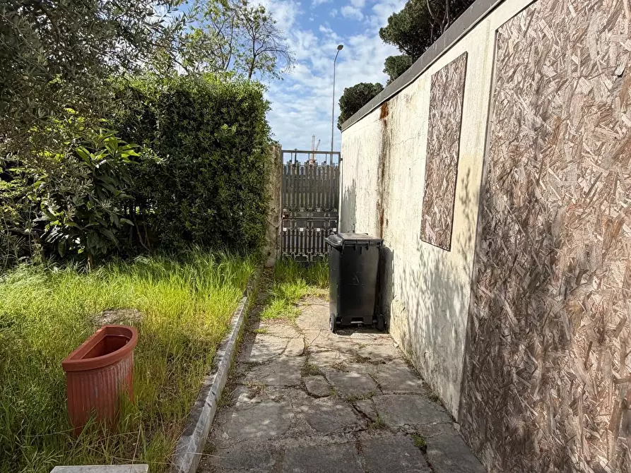 Immagine 31 di Villa in vendita  in Via Firenze 48 a Carrara