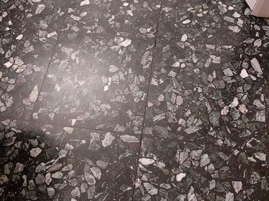 Immagine 9 di Appartamento in vendita  in Via Monterosso a Carrara