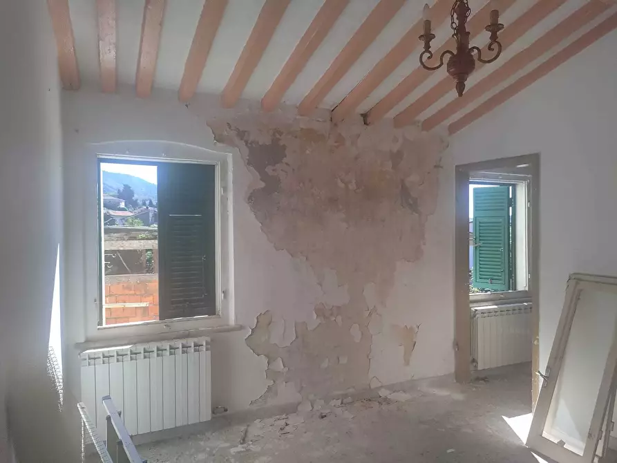 Immagine 11 di Casa semindipendente in vendita  in Via Montebello 35 a Carrara