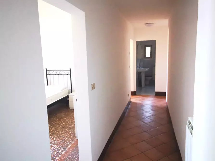 Immagine 6 di Trilocale in affitto  a Bologna