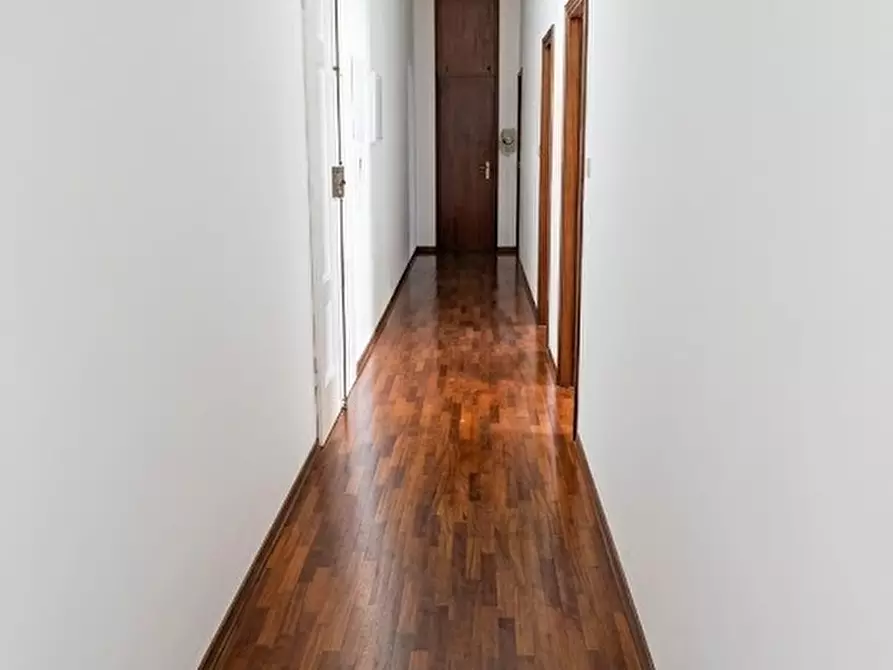 Immagine 4 di Trilocale in affitto  a Bologna