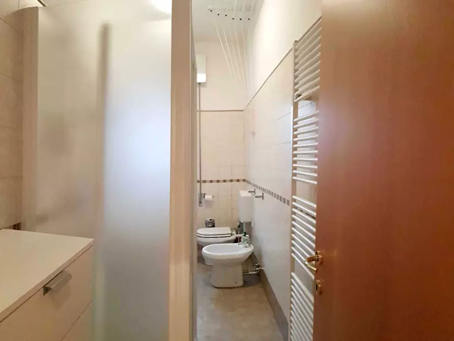 Immagine 6 di Bilocale in affitto  a Bologna