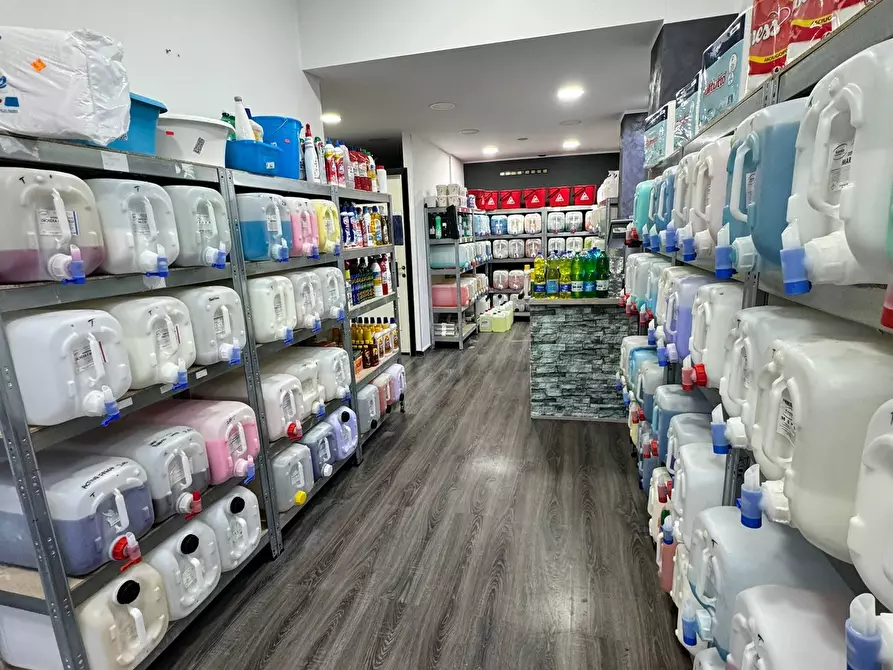 Immagine 7 di Attività commerciale in vendita  in Via Sicilia 2 a Terracina