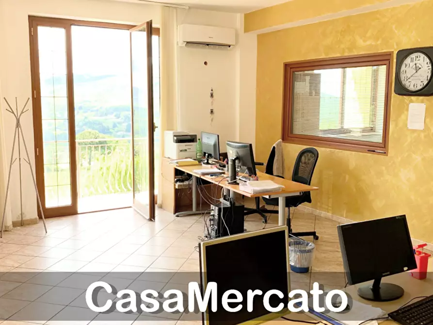 Immagine 4 di Showroom in affitto  in Via della Pineta a Rocca Priora