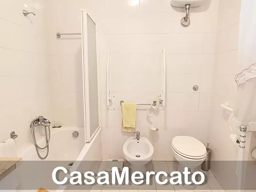Immagine 26 di Quadrilocale in vendita  in Via Roma a Rocca Di Papa