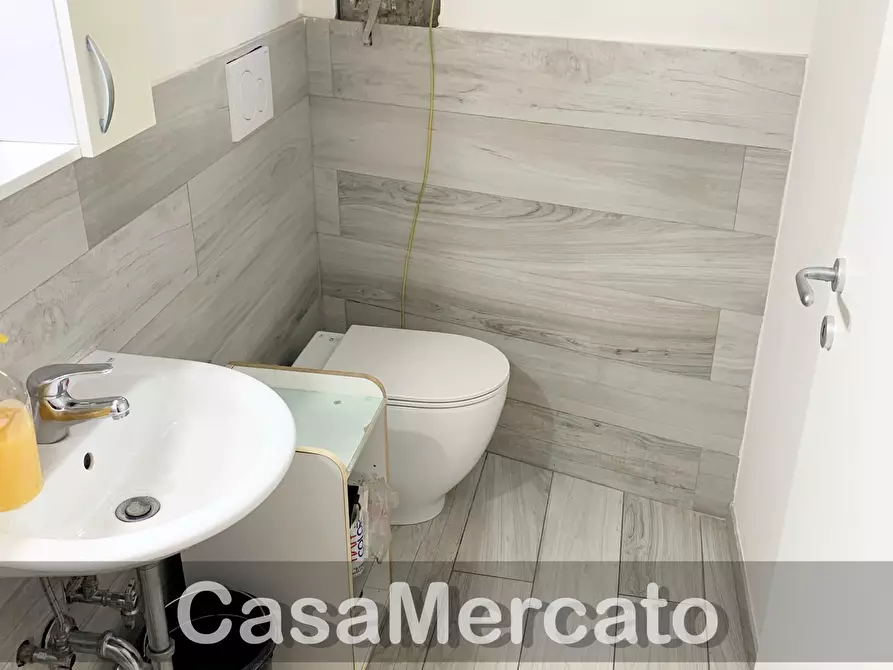 Immagine 10 di Garage in vendita  in Piazza Manin a Marino