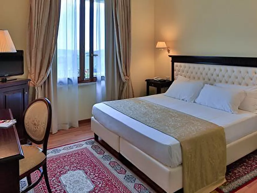 Immagine 19 di Albergo/B&B/Residence in vendita  a Ripatransone