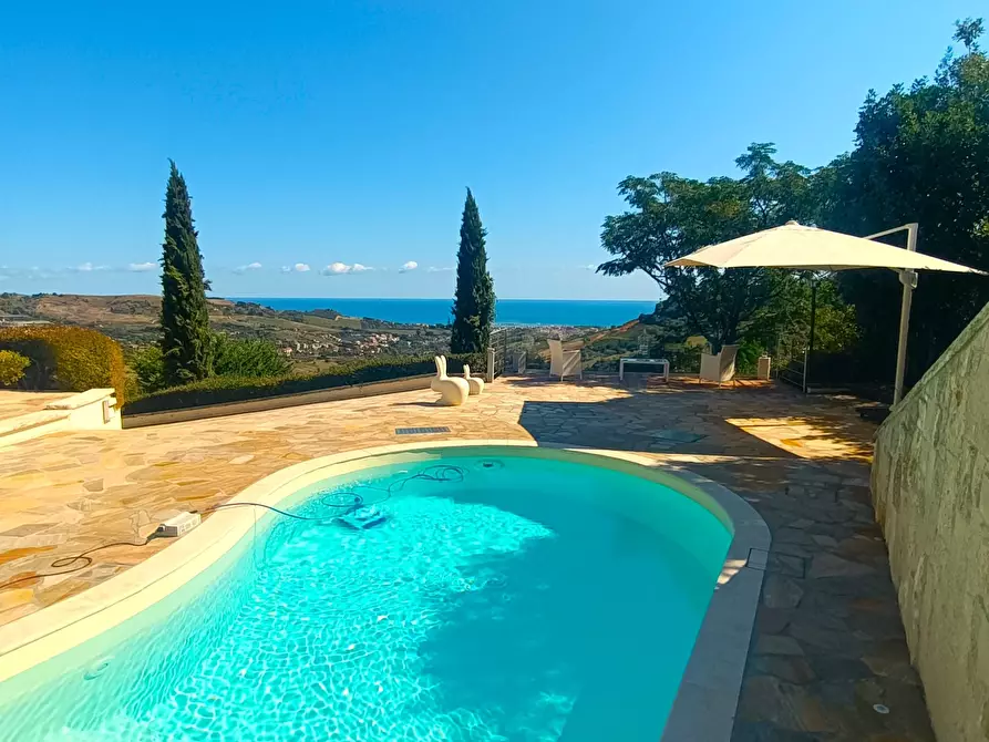 Immagine 1 di Casa indipendente in vendita  a San Benedetto Del Tronto