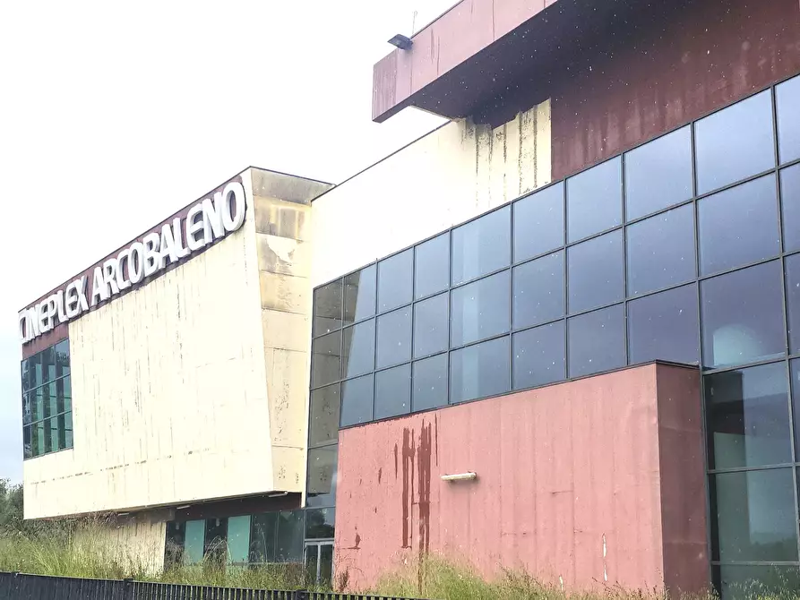 Immagine 34 di Palazzo in vendita  a Colonnella