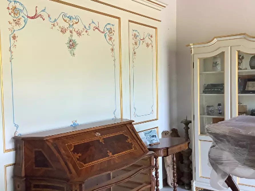 Immagine 28 di Palazzo in vendita  a Monsampolo Del Tronto