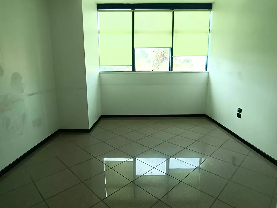 Immagine 5 di Ufficio in affitto  a San Benedetto Del Tronto