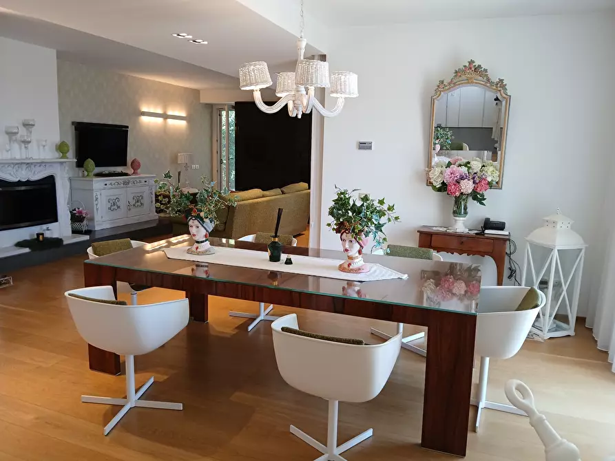 Immagine 16 di Villa in vendita  a San Benedetto Del Tronto