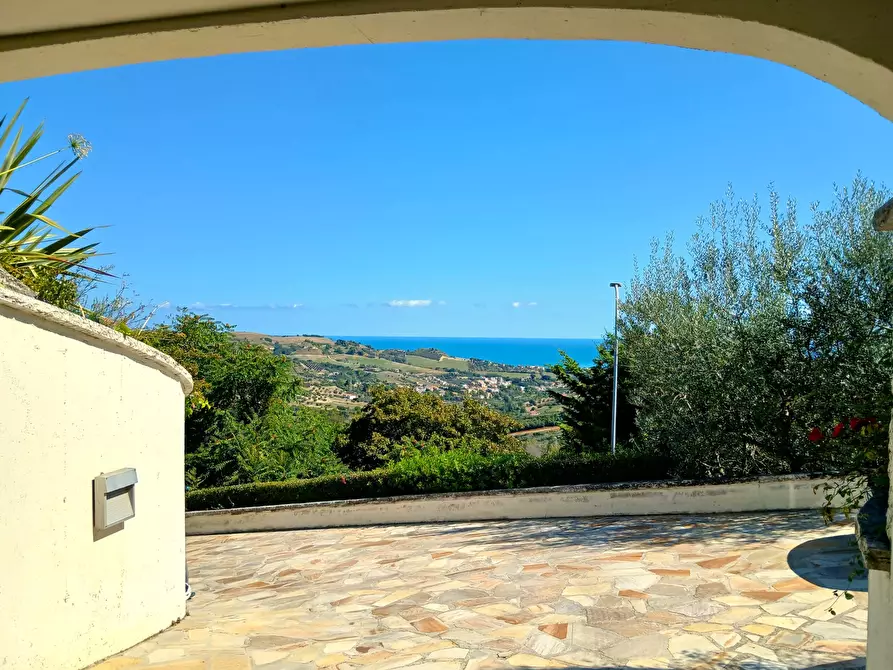 Immagine 56 di Villa in vendita  a San Benedetto Del Tronto