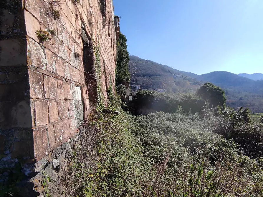 Immagine 19 di Palazzo in vendita  a Fisciano