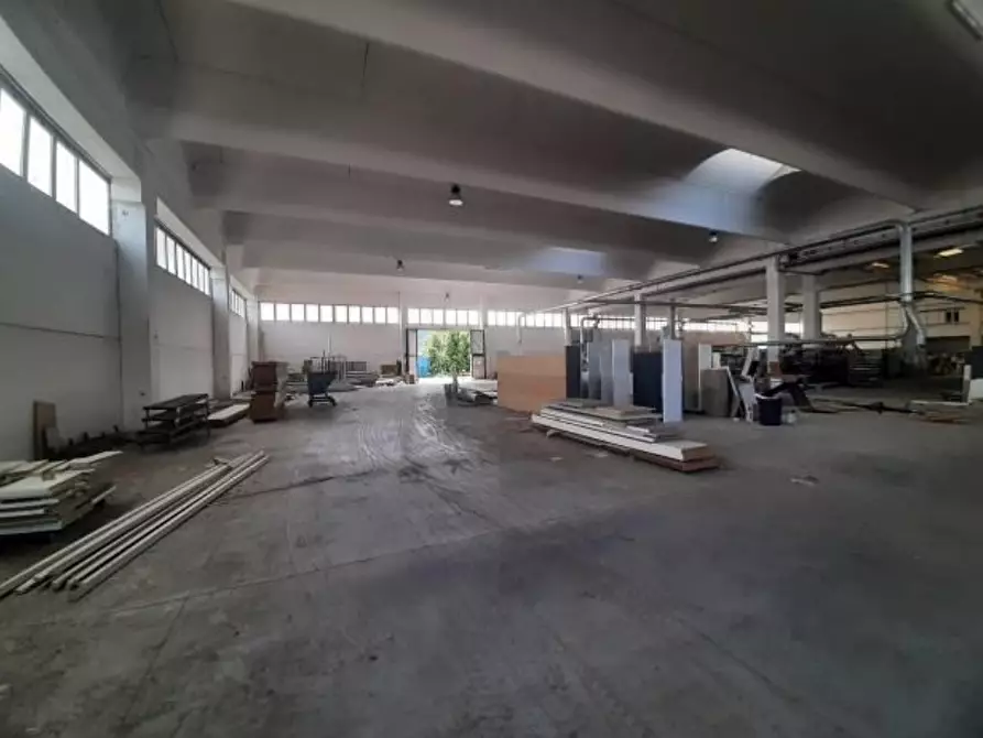 Immagine 3 di Capannone industriale in vendita  in via dell'industria 5-7 a Castelplanio