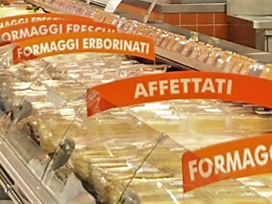 Immagine 5 di Locale commerciale in vendita  a Roma